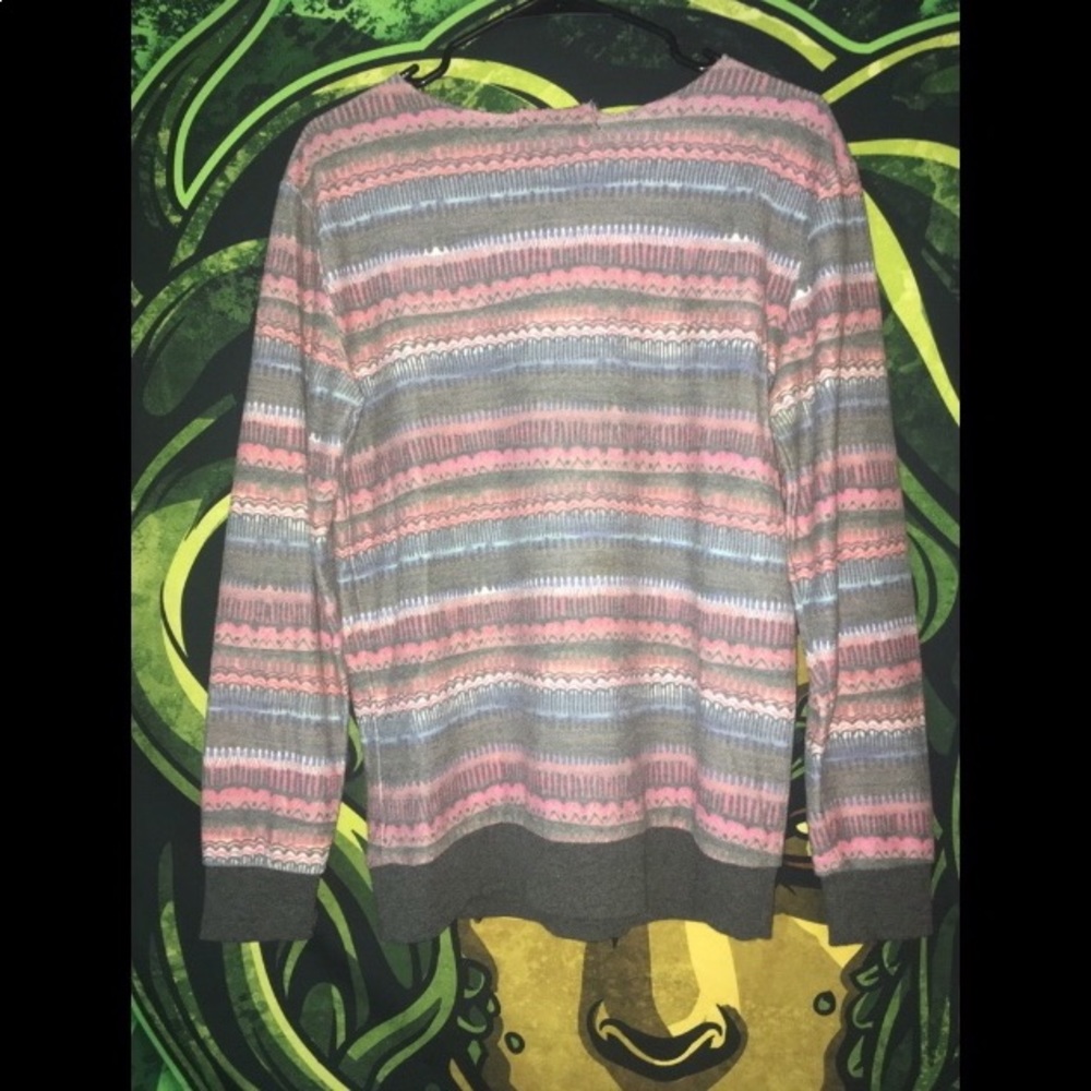 Pink And Blue Sweater - Picture 2 of 7
